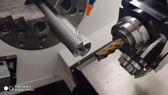 Tornio CNC QLM-508M Tornitura e fresatura ad alta precisione con mandrino + asse Y